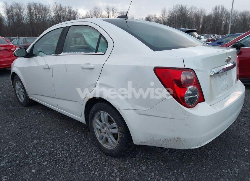 Photo 3 of 2015 Chevrolet Sonic LT AUTO (VIN 1G1JC5SH3F4110157)
