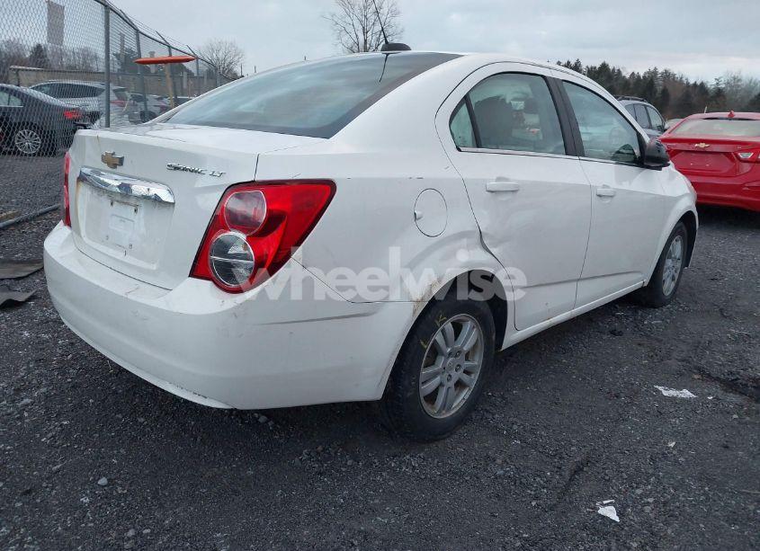 Photo 4 of 2015 Chevrolet Sonic LT AUTO (VIN 1G1JC5SH3F4110157)