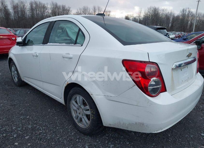 Photo 6 of 2015 Chevrolet Sonic LT AUTO (VIN 1G1JC5SH3F4110157)