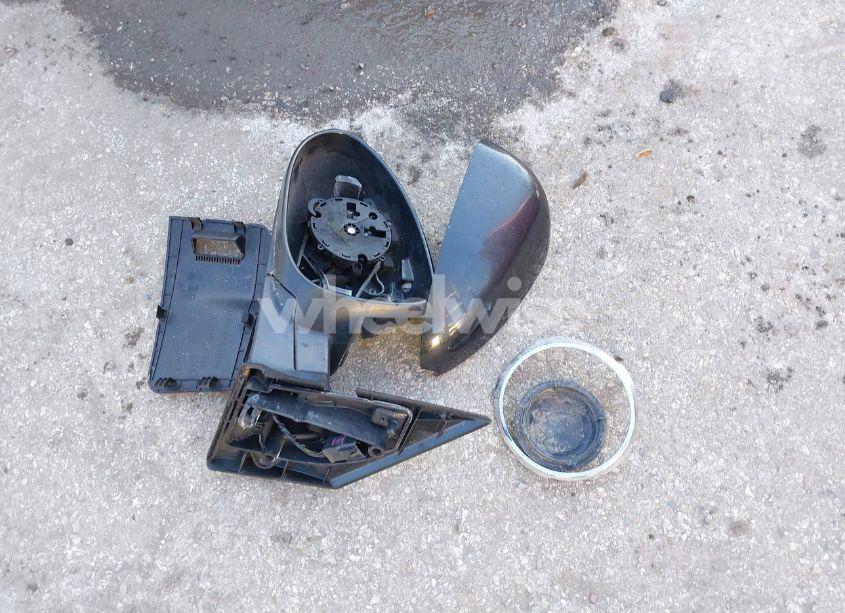 Photo 11 of 2015 Chevrolet Sonic LT AUTO (VIN 1G1JC5SH3F4153140)