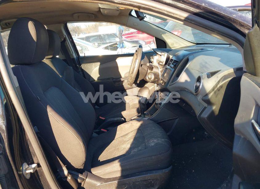 Photo 4 of 2015 Chevrolet Sonic LT AUTO (VIN 1G1JC5SH3F4153140)