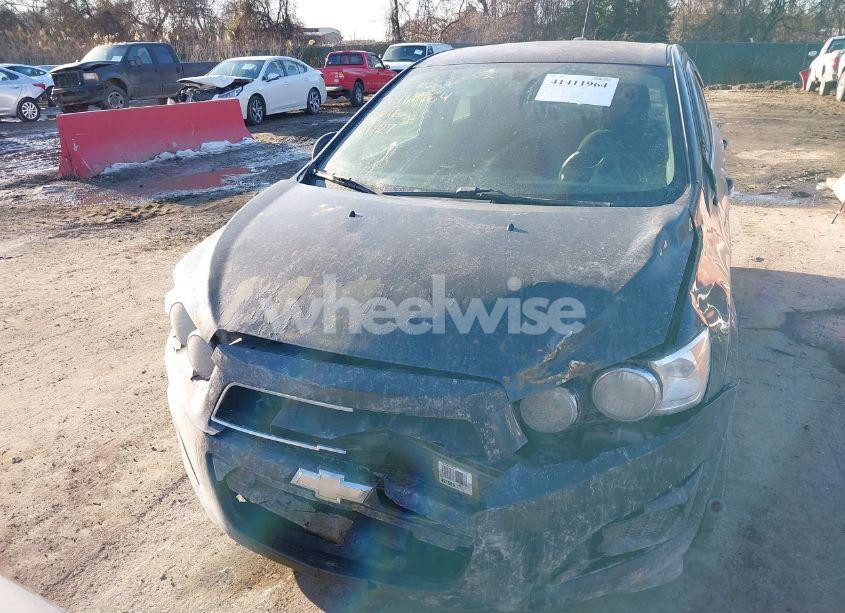 Photo 5 of 2015 Chevrolet Sonic LT AUTO (VIN 1G1JC5SH3F4153140)