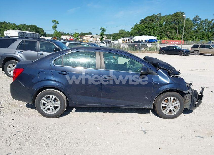 Photo 13 of 2015 Chevrolet Sonic LT AUTO (VIN 1G1JC5SH3F4154692)