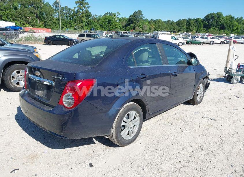 Photo 4 of 2015 Chevrolet Sonic LT AUTO (VIN 1G1JC5SH3F4154692)