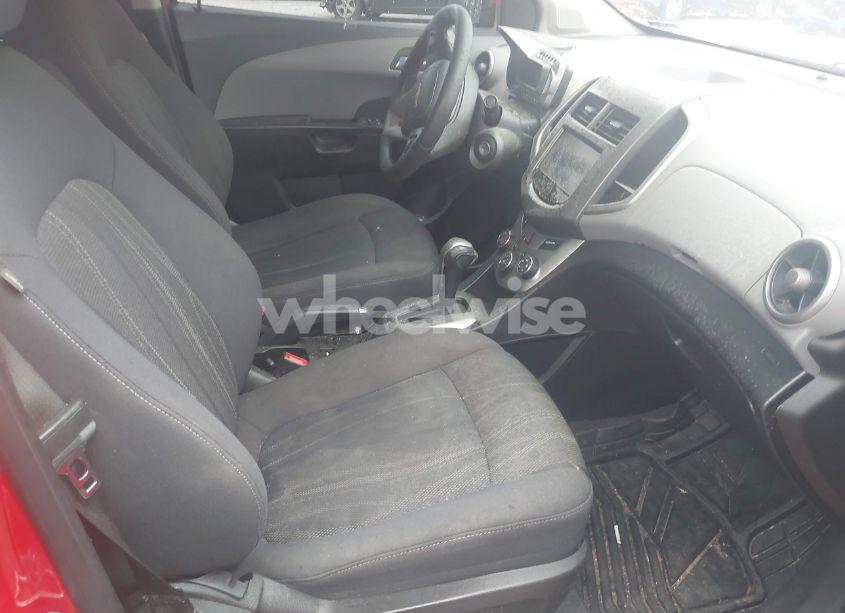 Photo 5 of 2015 Chevrolet Sonic LT AUTO (VIN 1G1JC5SH3F4216253)