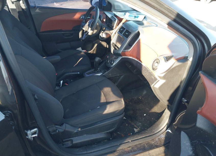 Photo 5 of 2016 Chevrolet Sonic LT AUTO (VIN 1G1JC5SH3G4126487)