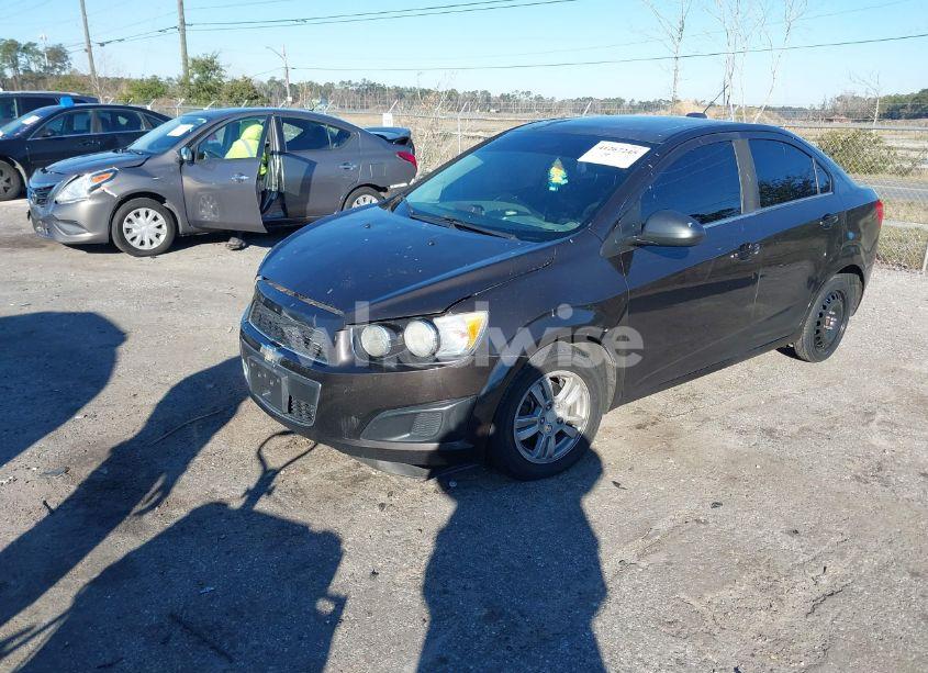 Photo 2 of 2016 Chevrolet Sonic LT AUTO (VIN 1G1JC5SH3G4139644)