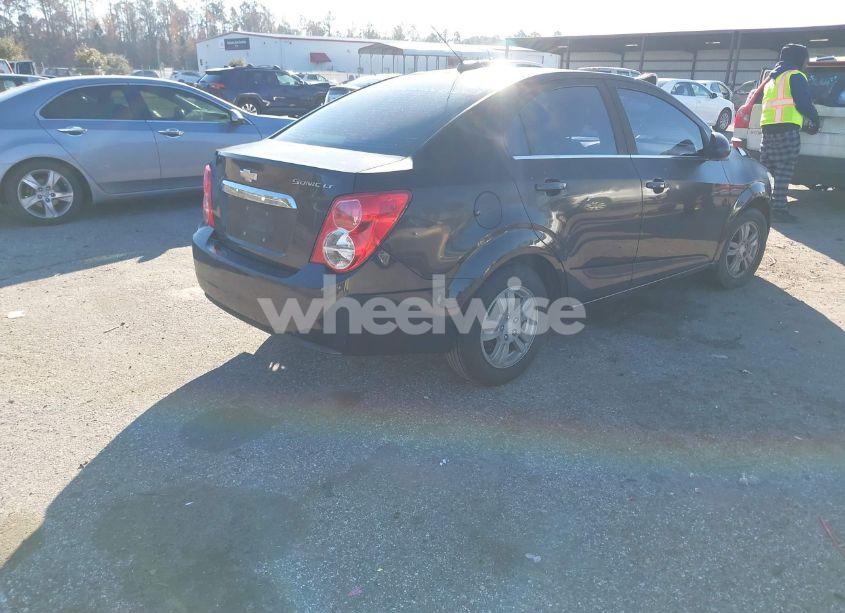 Photo 4 of 2016 Chevrolet Sonic LT AUTO (VIN 1G1JC5SH3G4139644)