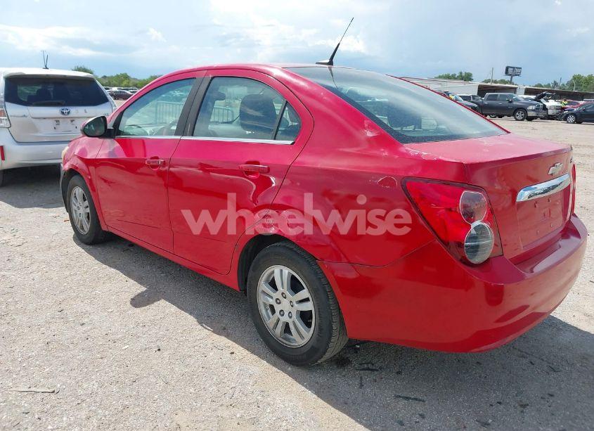 Photo 3 of 2013 Chevrolet Sonic LT AUTO (VIN 1G1JC5SH4D4186371)
