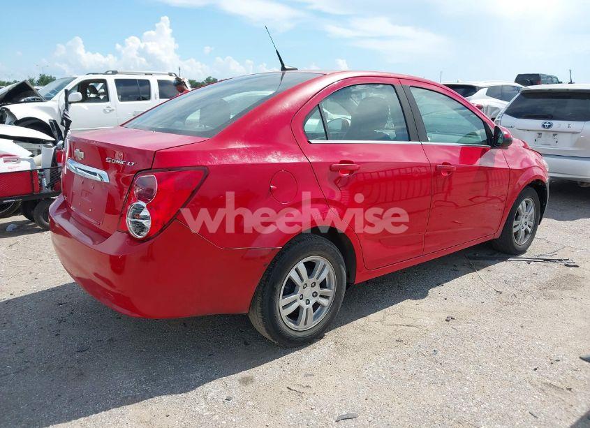 Photo 4 of 2013 Chevrolet Sonic LT AUTO (VIN 1G1JC5SH4D4186371)