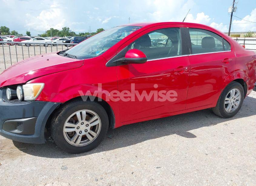 Photo 6 of 2013 Chevrolet Sonic LT AUTO (VIN 1G1JC5SH4D4186371)