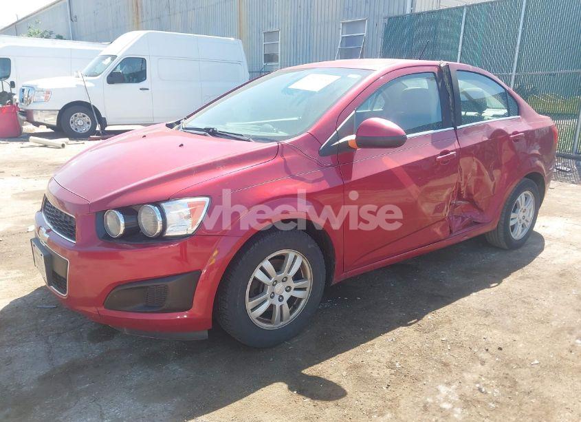 Photo 2 of 2014 Chevrolet Sonic LT AUTO (VIN 1G1JC5SH4E4142811)