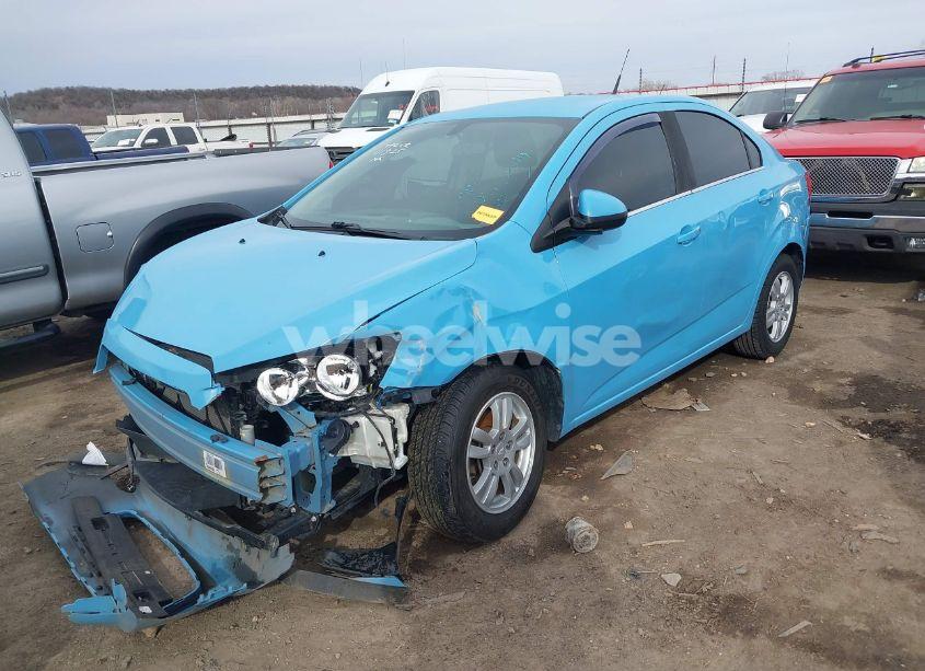 Photo 2 of 2014 Chevrolet Sonic LT AUTO (VIN 1G1JC5SH4E4156689)