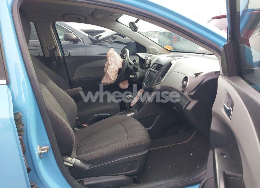 Photo 5 of 2014 Chevrolet Sonic LT AUTO (VIN 1G1JC5SH4E4156689)