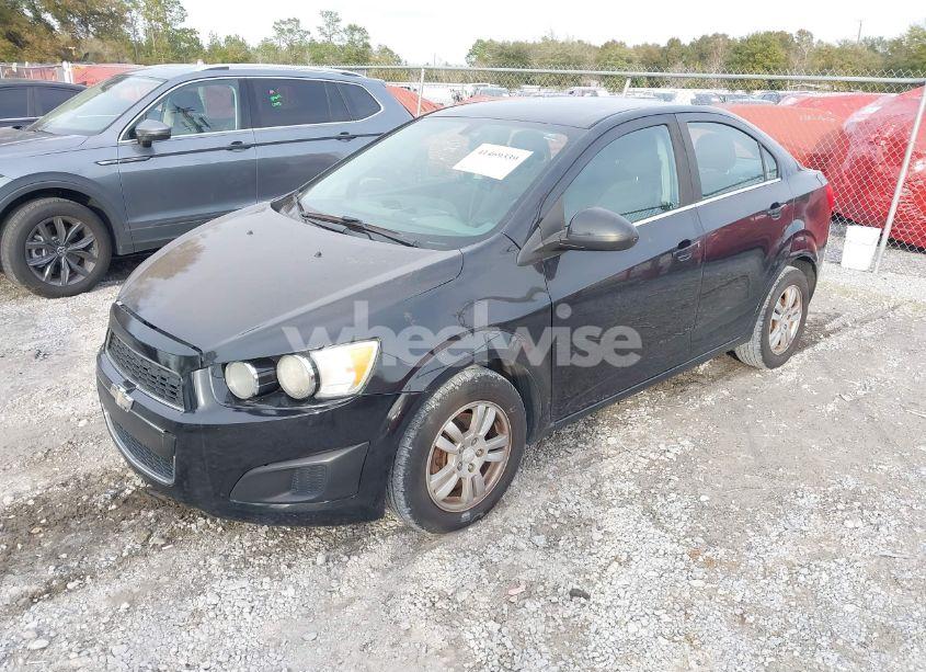 Photo 2 of 2014 Chevrolet Sonic LT AUTO (VIN 1G1JC5SH4E4172116)