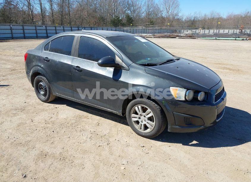 2014 Chevrolet Sonic LT AUTO (VIN 1G1JC5SH4E4189210) main photo