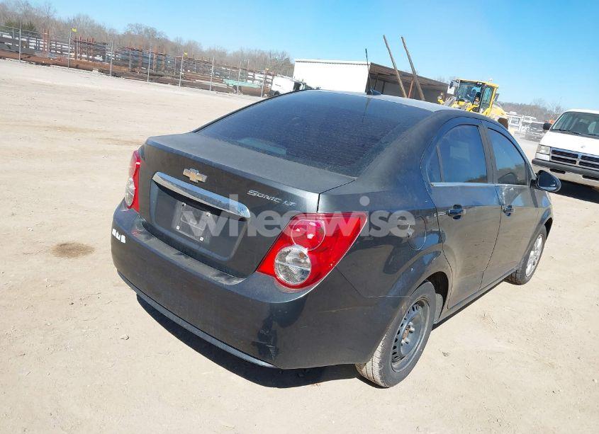 Photo 4 of 2014 Chevrolet Sonic LT AUTO (VIN 1G1JC5SH4E4189210)
