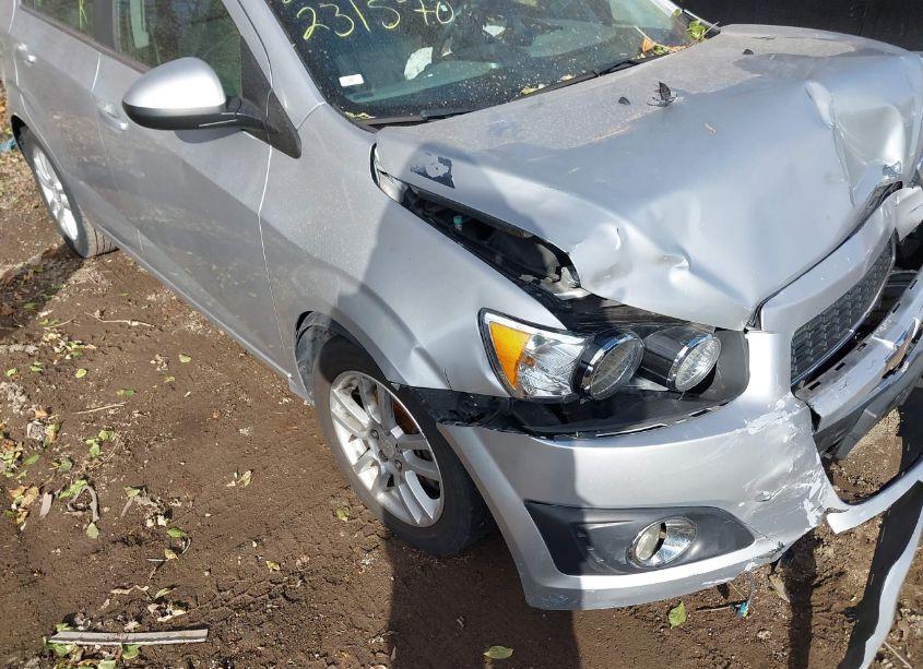 Photo 13 of 2014 Chevrolet Sonic LT AUTO (VIN 1G1JC5SH4E4231570)