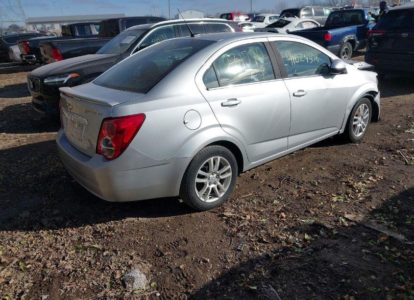 Photo 4 of 2014 Chevrolet Sonic LT AUTO (VIN 1G1JC5SH4E4231570)