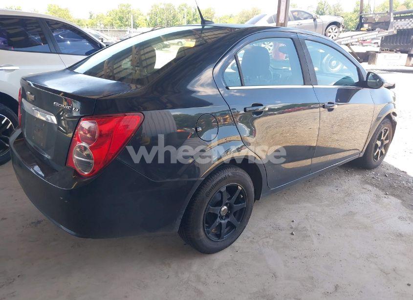 Photo 4 of 2014 Chevrolet Sonic LT AUTO (VIN 1G1JC5SH4E4241628)