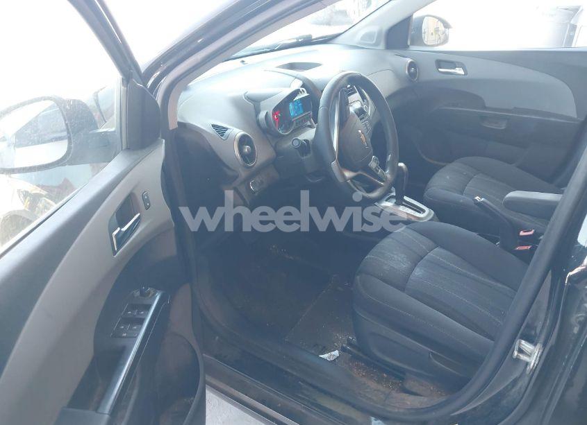 Photo 5 of 2014 Chevrolet Sonic LT AUTO (VIN 1G1JC5SH4E4241628)