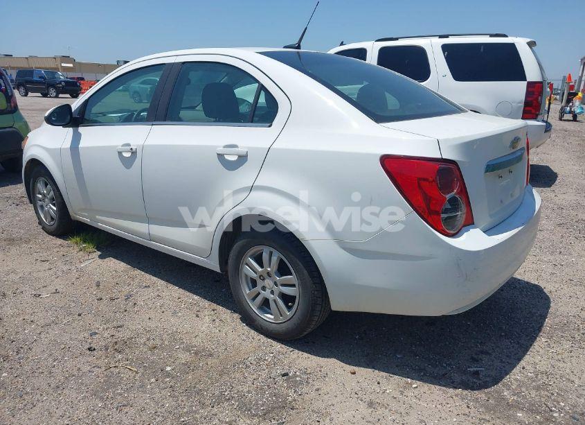 Photo 3 of 2014 Chevrolet Sonic LT AUTO (VIN 1G1JC5SH4E4243377)