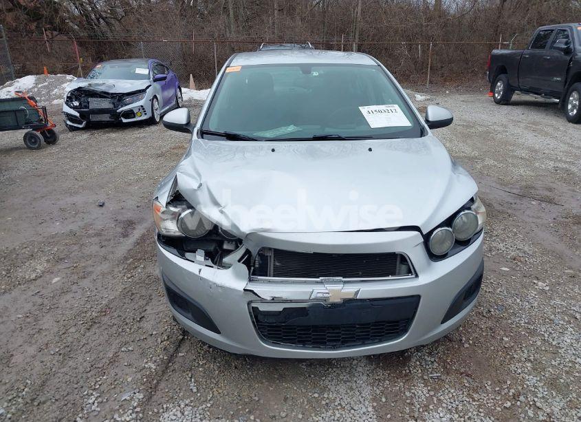 Photo 13 of 2015 Chevrolet Sonic LT AUTO (VIN 1G1JC5SH4F4106134)