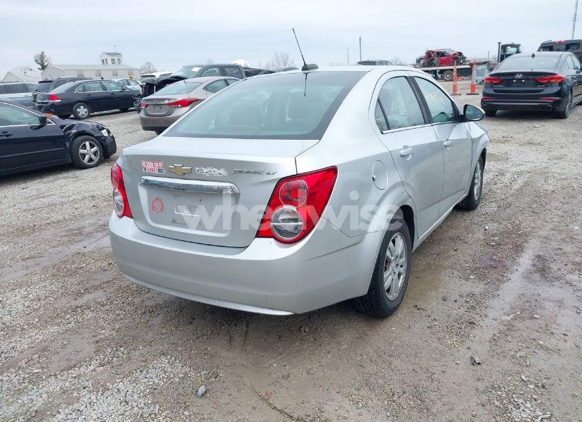 Photo 4 of 2015 Chevrolet Sonic LT AUTO (VIN 1G1JC5SH4F4106134)