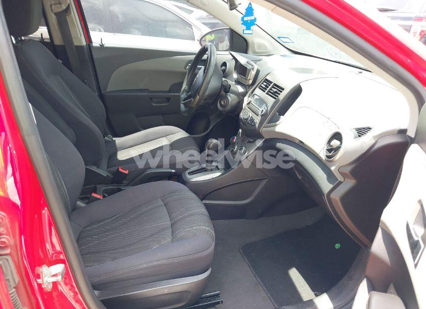 Photo 5 of 2015 Chevrolet Sonic LT AUTO (VIN 1G1JC5SH4F4160047)