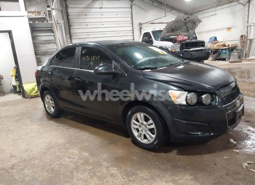 2015 Chevrolet Sonic LT AUTO (VIN 1G1JC5SH4F4175423) main photo