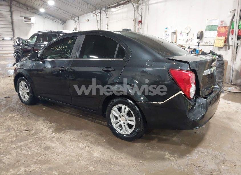 Photo 3 of 2015 Chevrolet Sonic LT AUTO (VIN 1G1JC5SH4F4175423)
