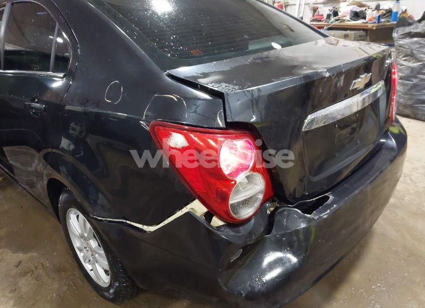 Photo 6 of 2015 Chevrolet Sonic LT AUTO (VIN 1G1JC5SH4F4175423)