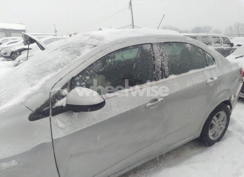 Photo 13 of 2015 Chevrolet Sonic LT AUTO (VIN 1G1JC5SH4F4210056)