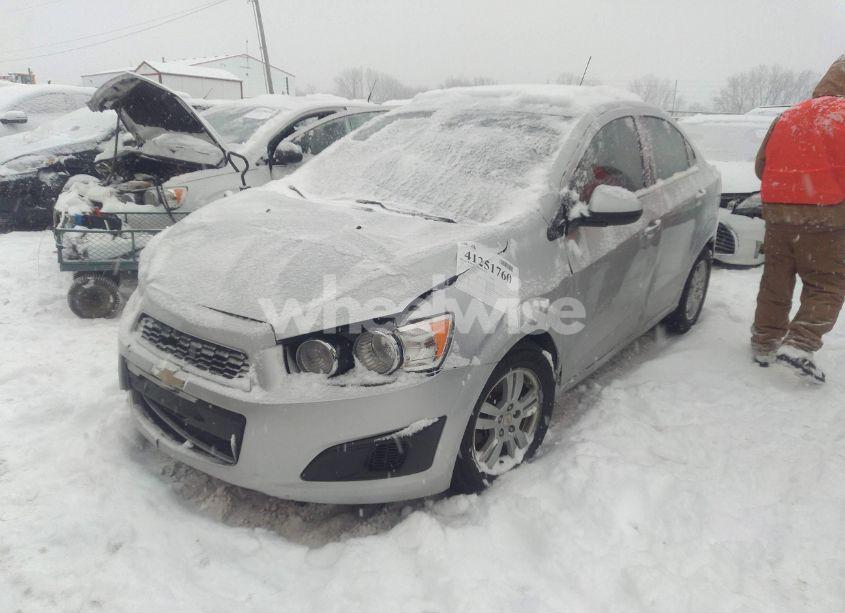 Photo 2 of 2015 Chevrolet Sonic LT AUTO (VIN 1G1JC5SH4F4210056)