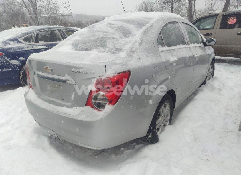 Photo 4 of 2015 Chevrolet Sonic LT AUTO (VIN 1G1JC5SH4F4210056)