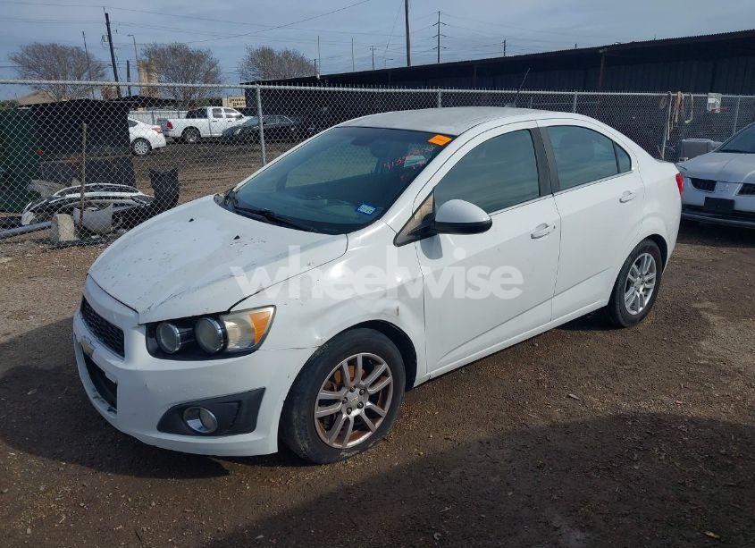 Photo 2 of 2012 Chevrolet Sonic 2LT (VIN 1G1JC5SH5C4184501)