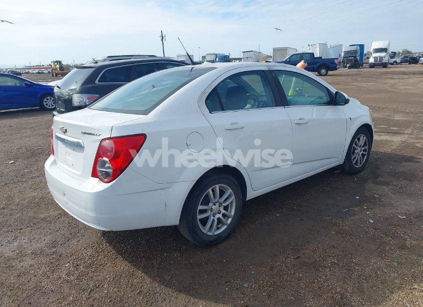 Photo 4 of 2012 Chevrolet Sonic 2LT (VIN 1G1JC5SH5C4184501)