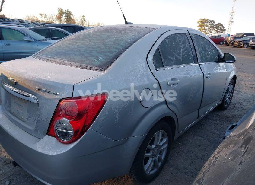 Photo 4 of 2012 Chevrolet Sonic 2LT (VIN 1G1JC5SH5C4216721)