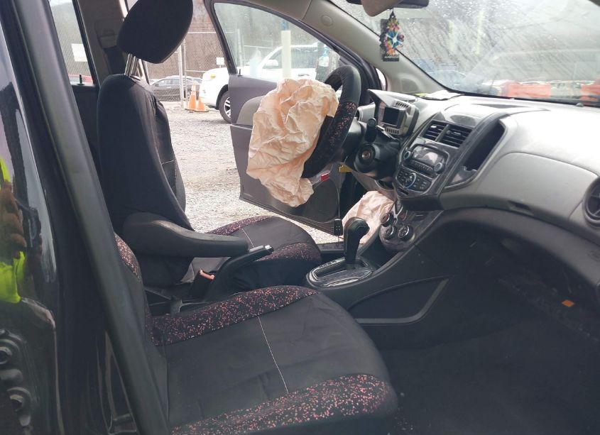 Photo 5 of 2013 Chevrolet Sonic LT AUTO (VIN 1G1JC5SH5D4118502)