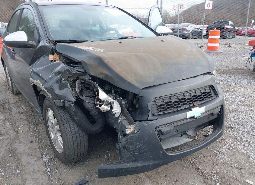 Photo 6 of 2013 Chevrolet Sonic LT AUTO (VIN 1G1JC5SH5D4118502)