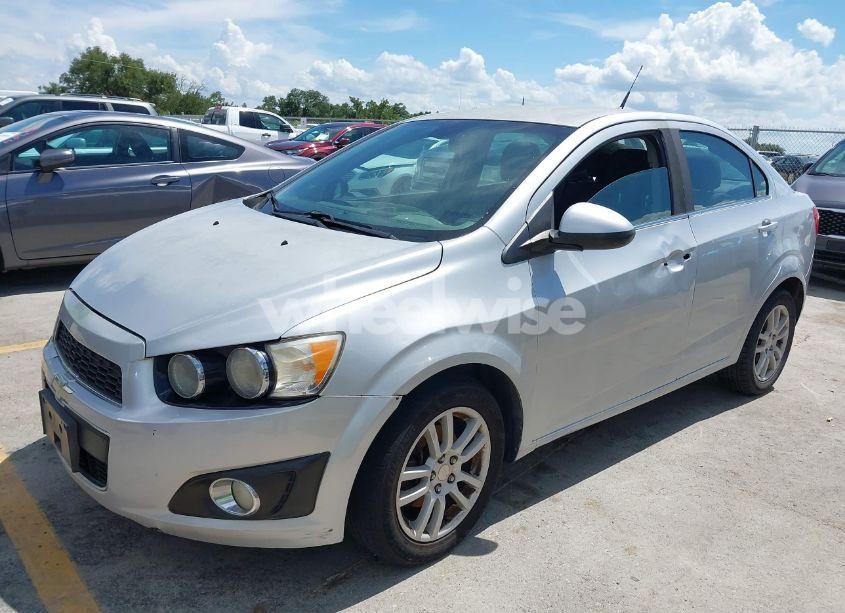 Photo 2 of 2013 Chevrolet Sonic LT AUTO (VIN 1G1JC5SH5D4139740)