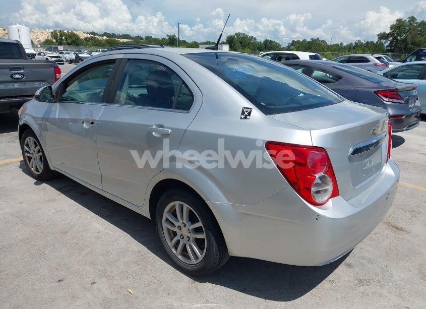 Photo 3 of 2013 Chevrolet Sonic LT AUTO (VIN 1G1JC5SH5D4139740)