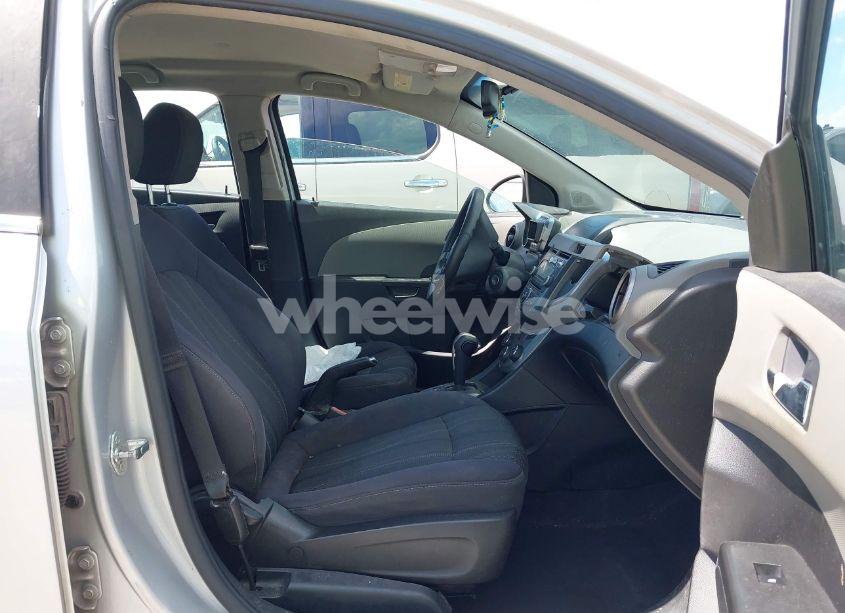 Photo 5 of 2013 Chevrolet Sonic LT AUTO (VIN 1G1JC5SH5D4139740)