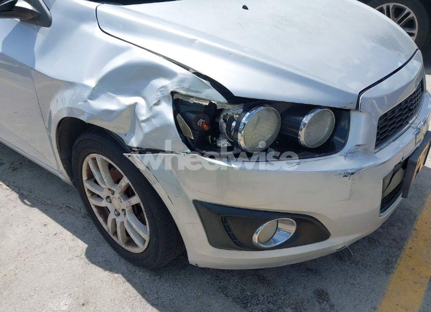 Photo 6 of 2013 Chevrolet Sonic LT AUTO (VIN 1G1JC5SH5D4139740)