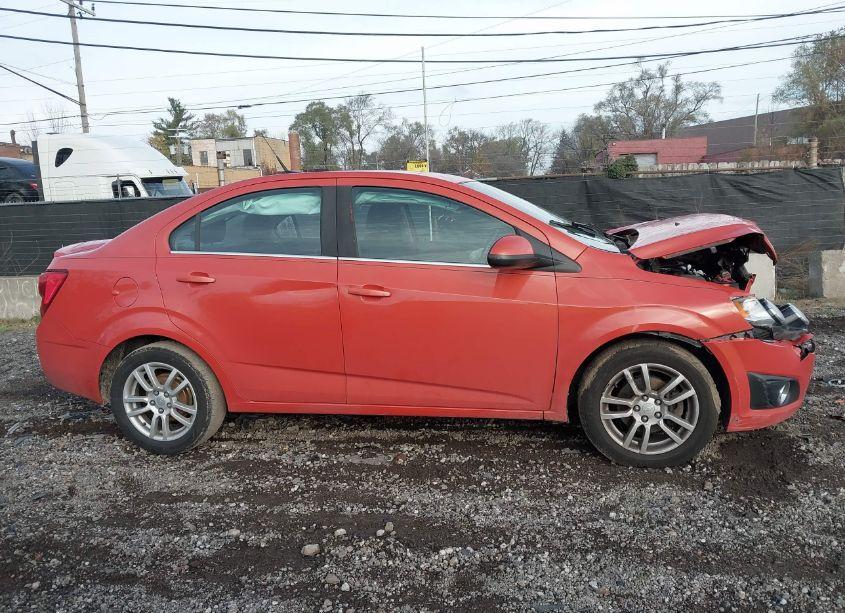 Photo 13 of 2013 Chevrolet Sonic LT AUTO (VIN 1G1JC5SH5D4170597)