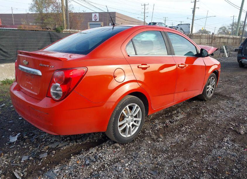 Photo 4 of 2013 Chevrolet Sonic LT AUTO (VIN 1G1JC5SH5D4170597)