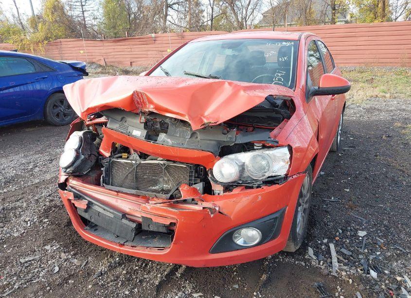 Photo 6 of 2013 Chevrolet Sonic LT AUTO (VIN 1G1JC5SH5D4170597)