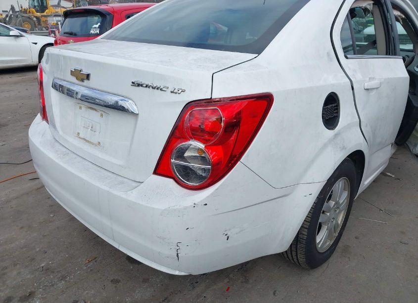 Photo 12 of 2013 Chevrolet Sonic LT AUTO (VIN 1G1JC5SH5D4215893)