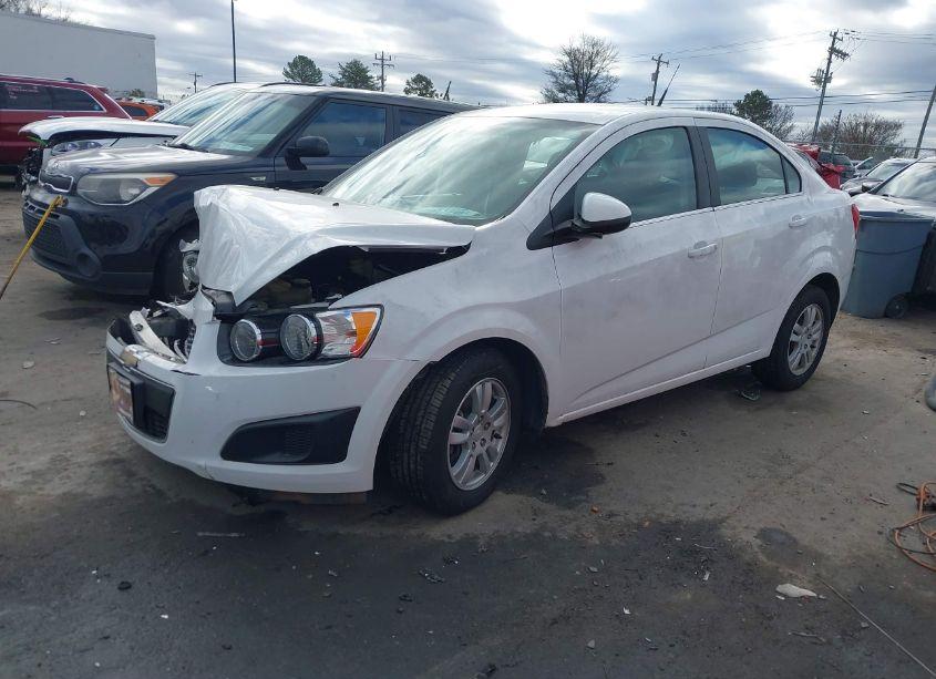 Photo 2 of 2013 Chevrolet Sonic LT AUTO (VIN 1G1JC5SH5D4215893)