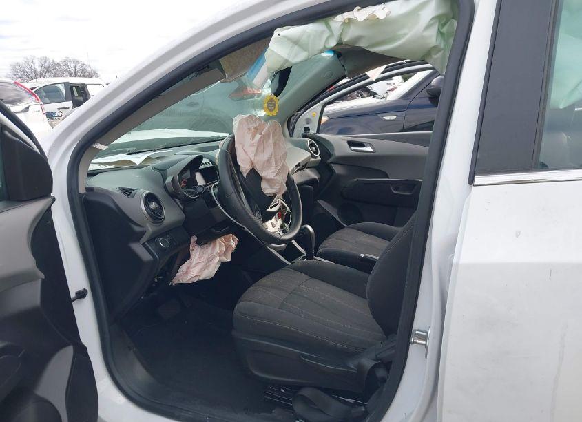 Photo 5 of 2013 Chevrolet Sonic LT AUTO (VIN 1G1JC5SH5D4215893)